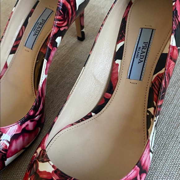 Prada Pink Floral Print Patent Leather Pointed-Toe Pumps Heels Size 37.5 /7.5 US - Picture 11 of 15